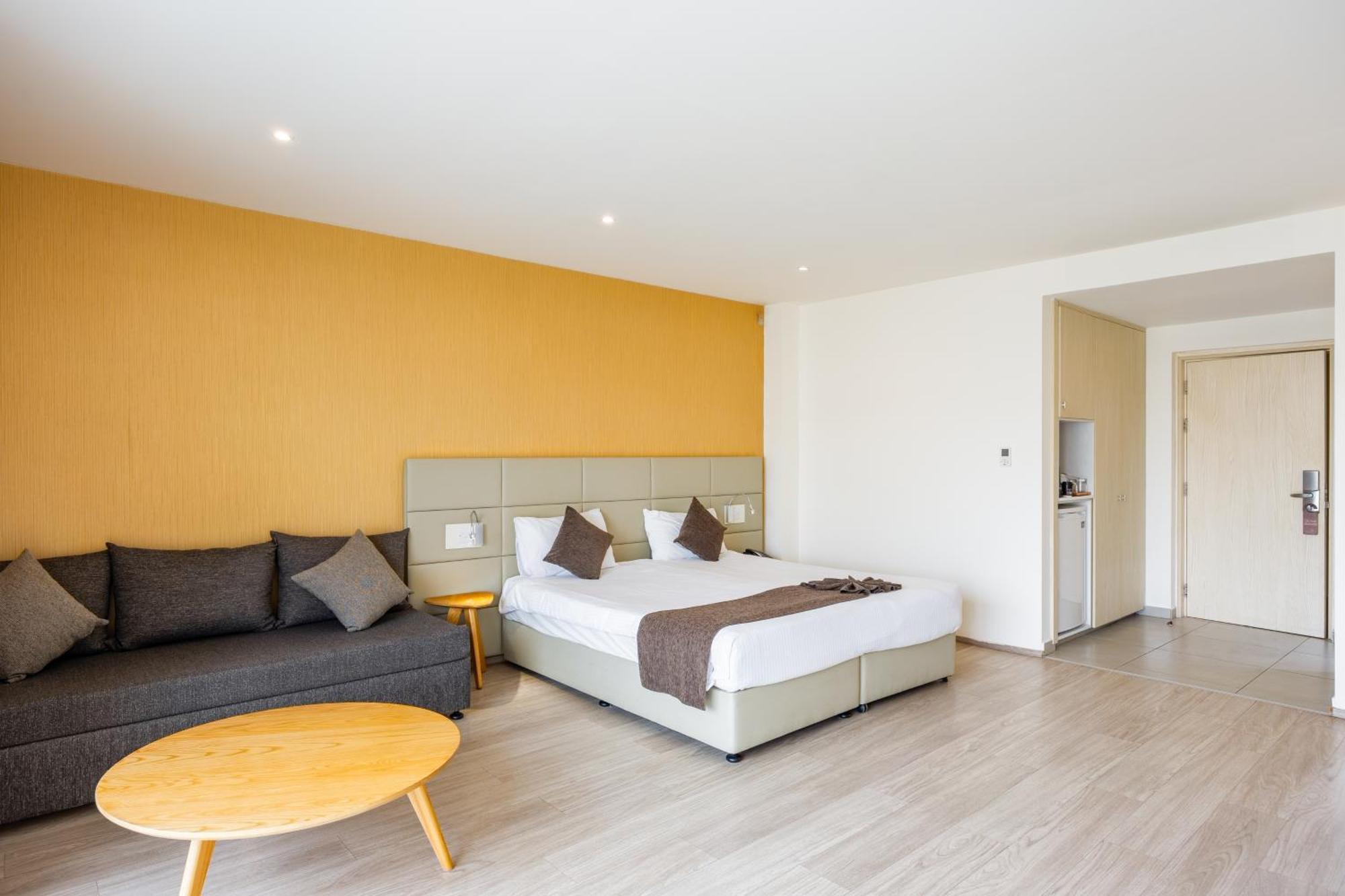 Melpo Antia Hotel & Suites Agia Napa Exterior foto