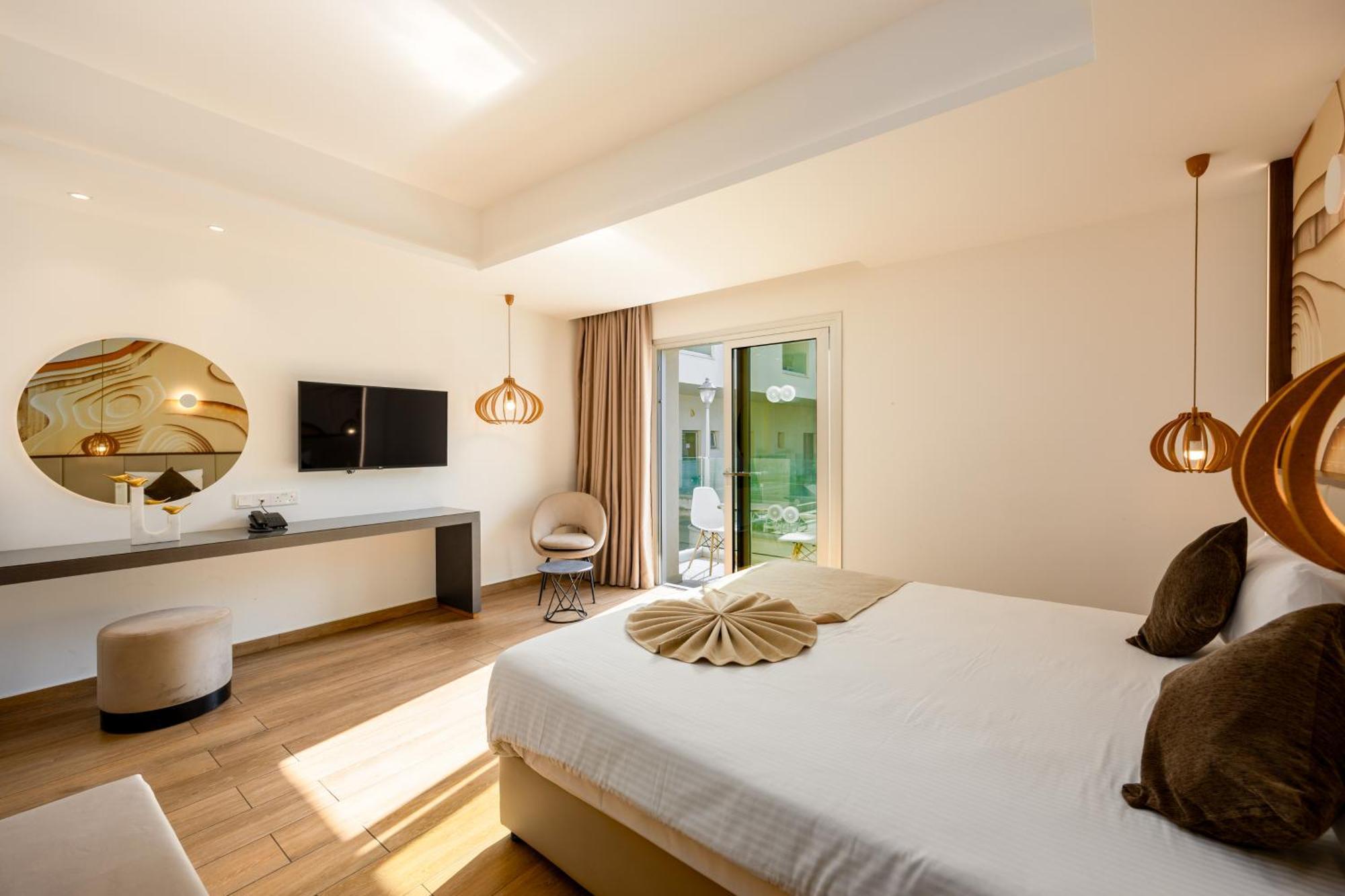 Melpo Antia Hotel & Suites Agia Napa Exterior foto