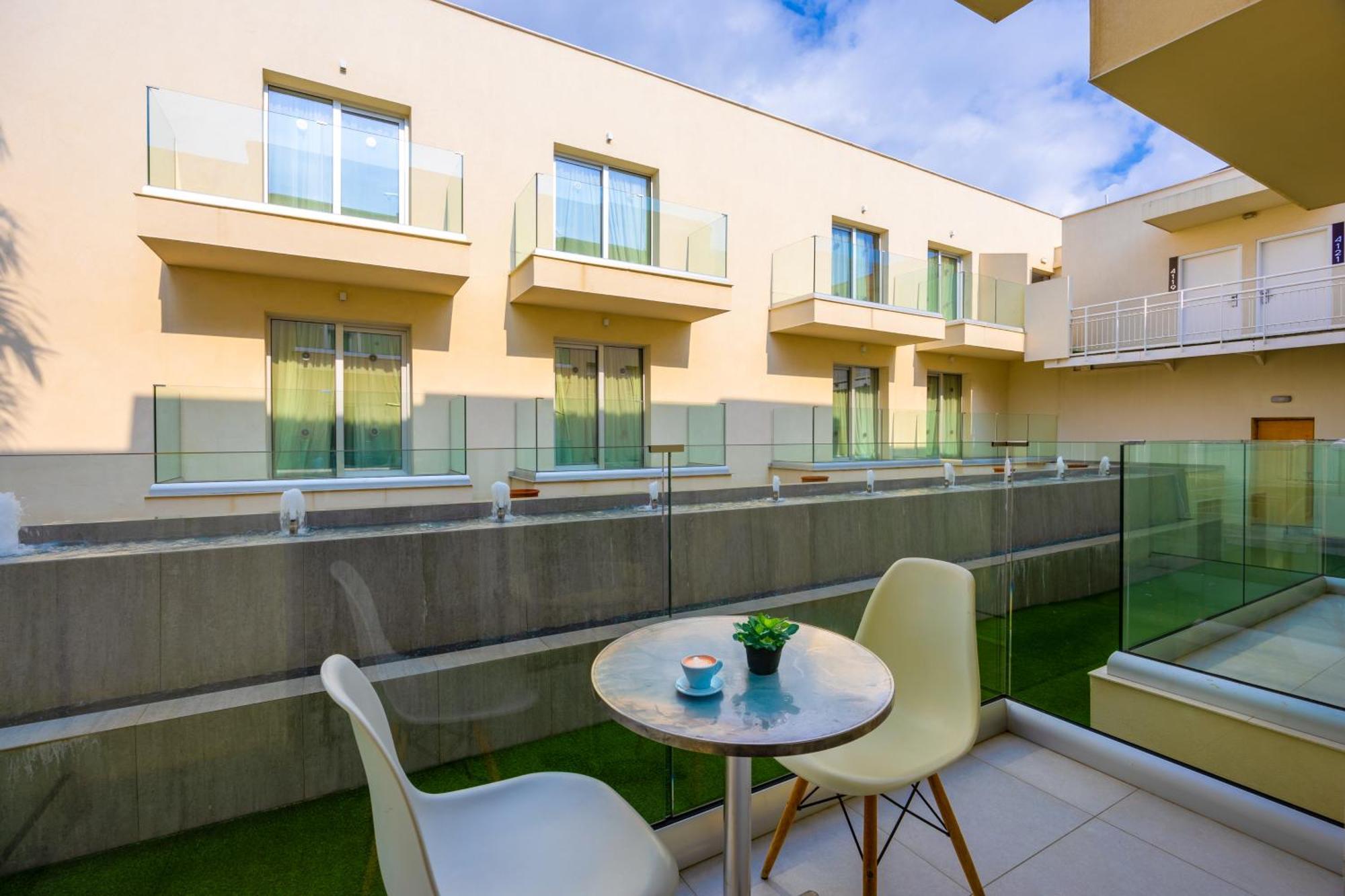 Melpo Antia Hotel & Suites Agia Napa Exterior foto