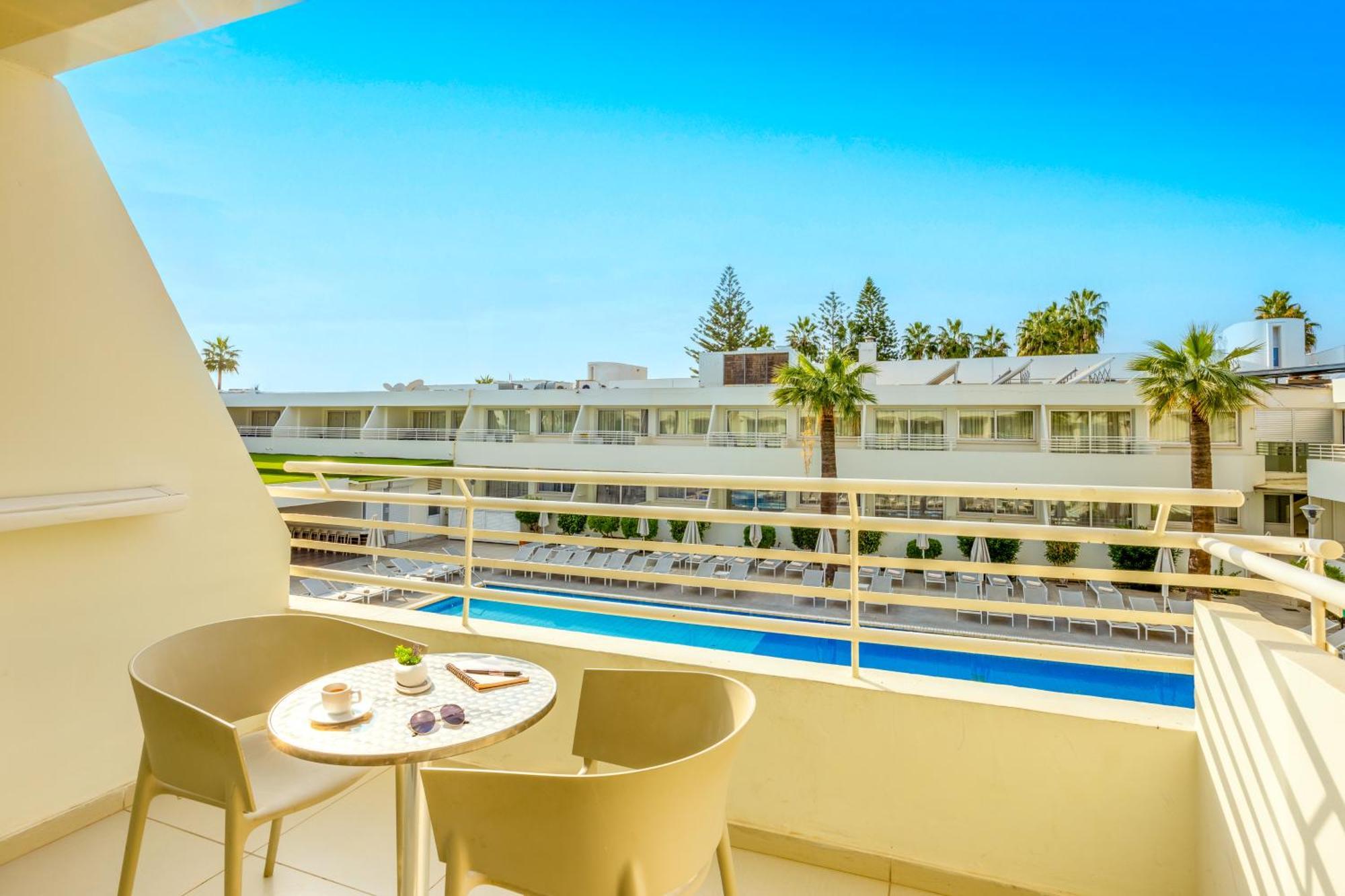 Melpo Antia Hotel & Suites Agia Napa Exterior foto