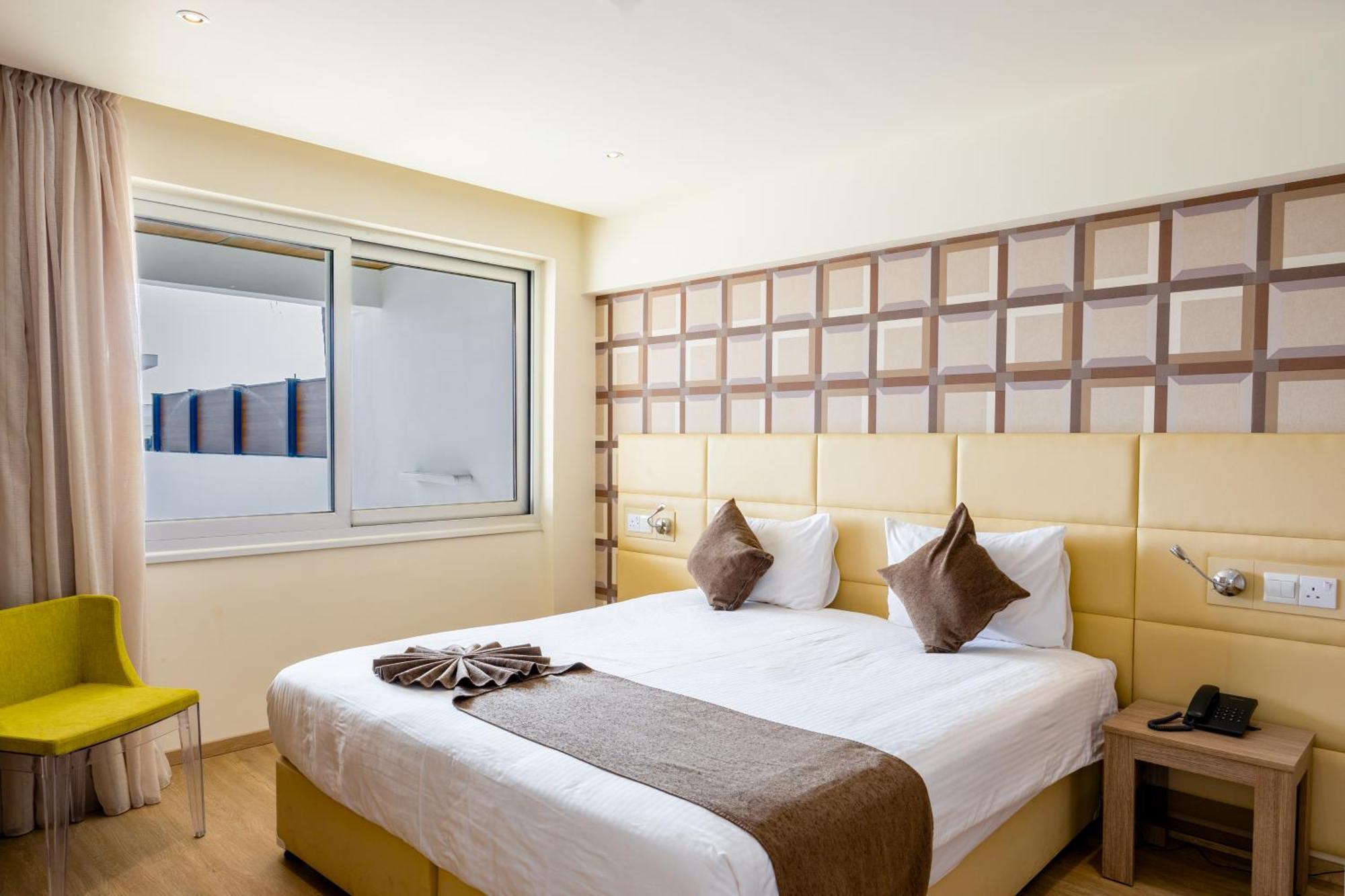 Melpo Antia Hotel & Suites Agia Napa Exterior foto