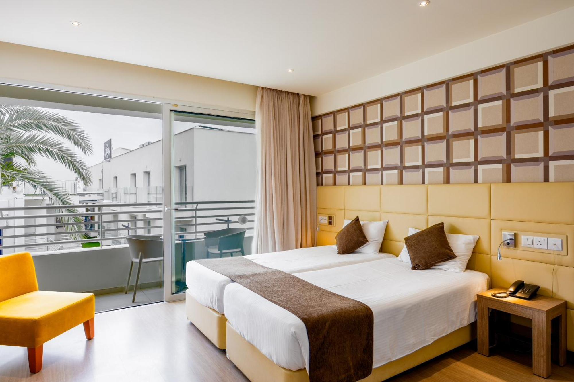 Melpo Antia Hotel & Suites Agia Napa Exterior foto